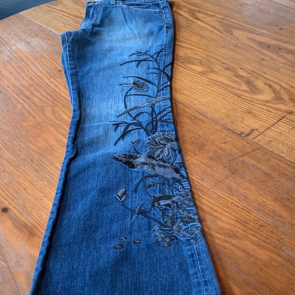 ❤️ Lucky Brand Jeans w/ Embroidery ❤️